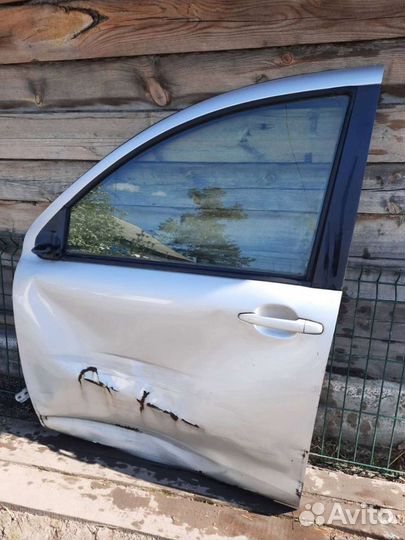 Дверь передняя левая Toyota sienta 2008 год