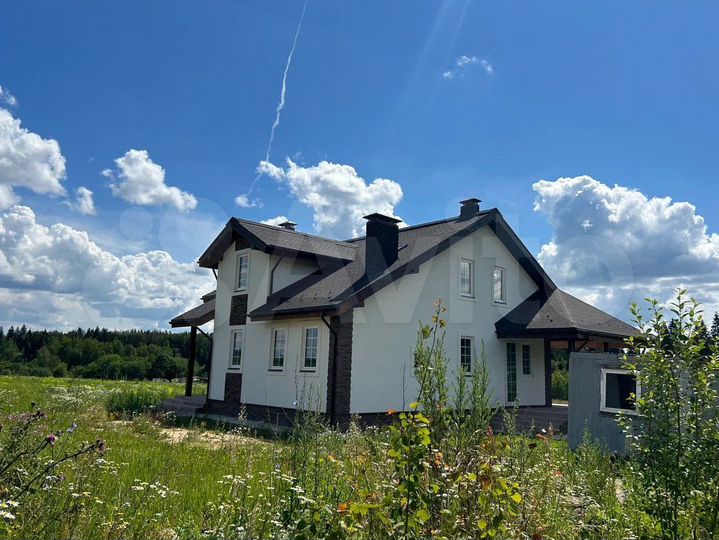 Дом 239 м² на участке 15,9 сот.