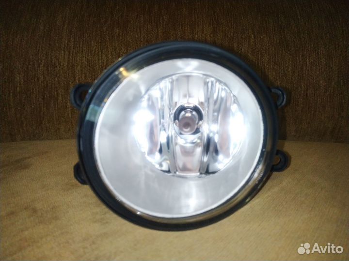 Фара противотуманная левая Toyota