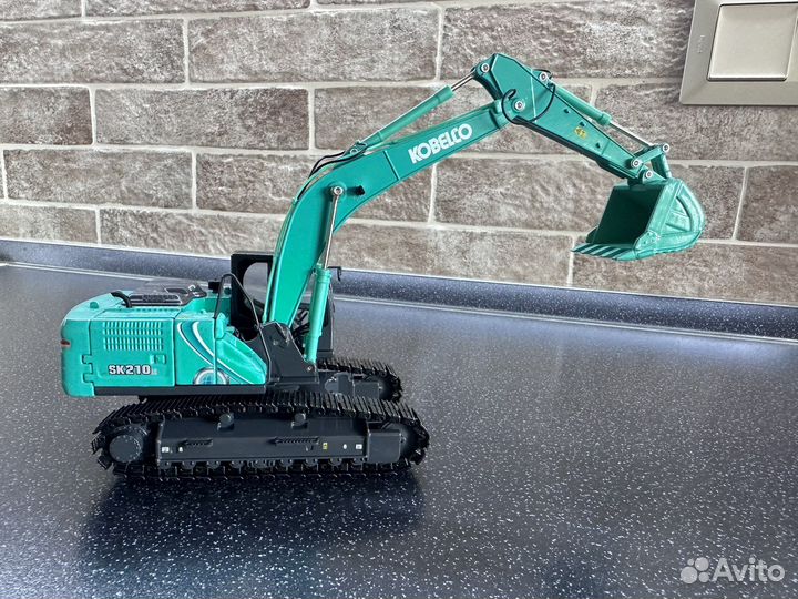 Масштабная модель Kobelco SK210LC-10
