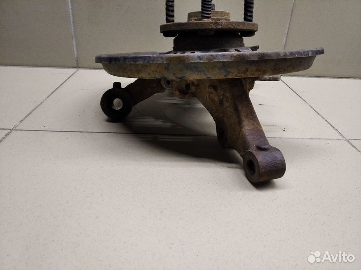 Кулак поворотный передний левый V5 2013