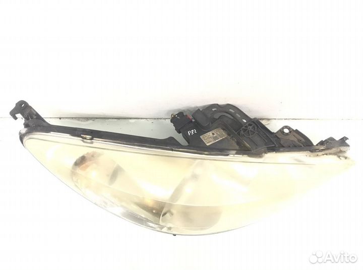 Фара правая Peugeot 207 1.6 HDI 2008