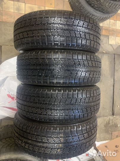 Toyo Observe GSi-5 215/60 R17