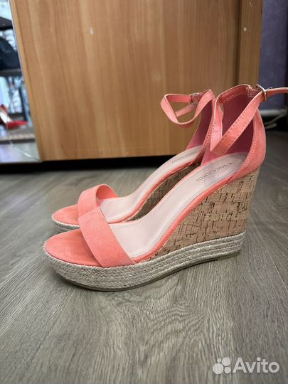 Босоножки женские 39 размер