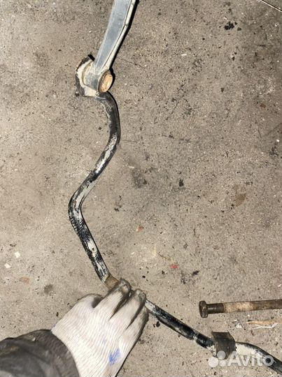 Задний стабилизатор Mercedes W210