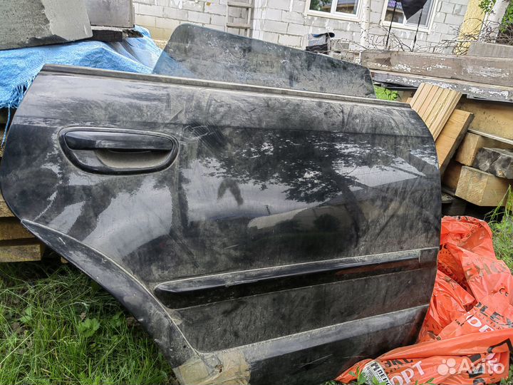 Задняя дверь subaru outback