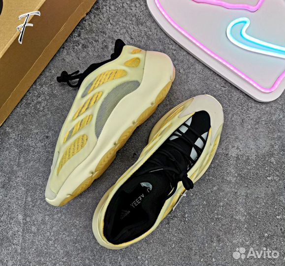 Кроссовки Adidas Yeezy Boost 700 Мужские