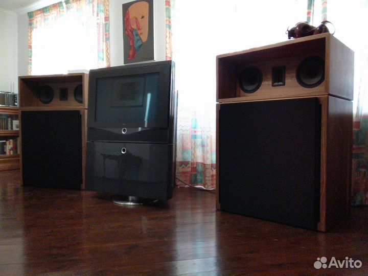 Напольная акустика Вowers & Wilkins Nautilus 802