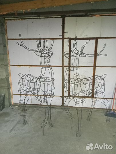 Фигура новогоднего оленя