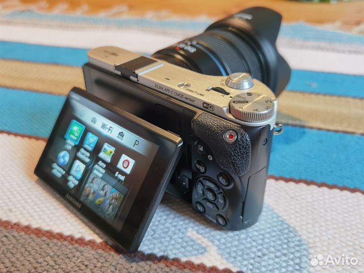 Системная цифровая камера Samsung NX300