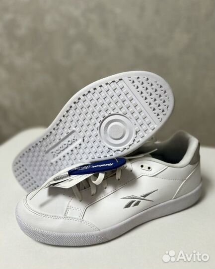 Кроссовки reebok 42 белые