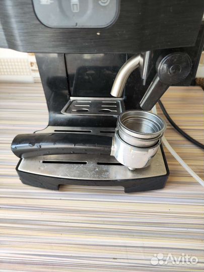 Кофеварка рожковая redmond RCM-1512