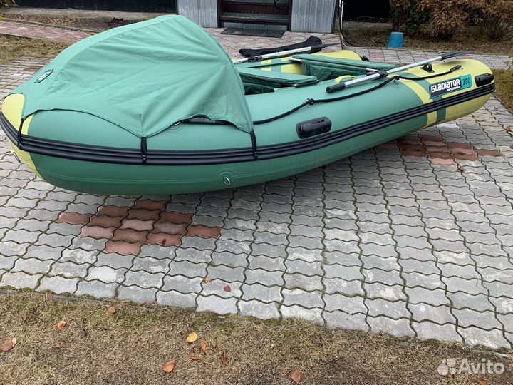 Продам лодку с мотором