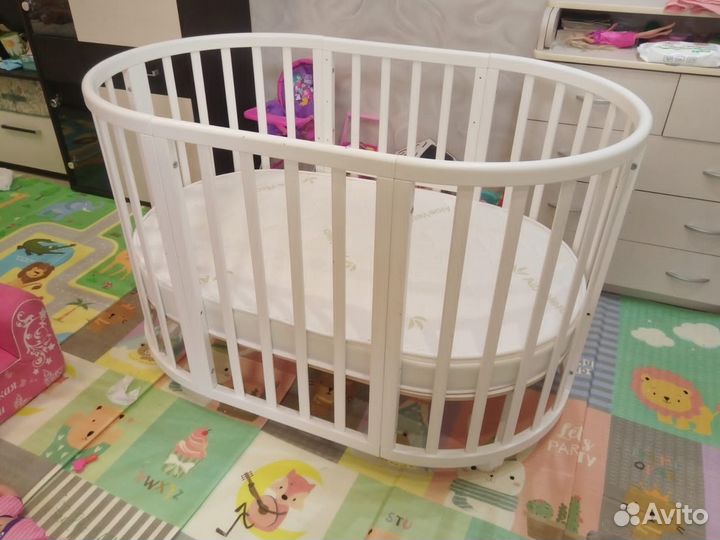 Детская кроватка трансформер с маятником