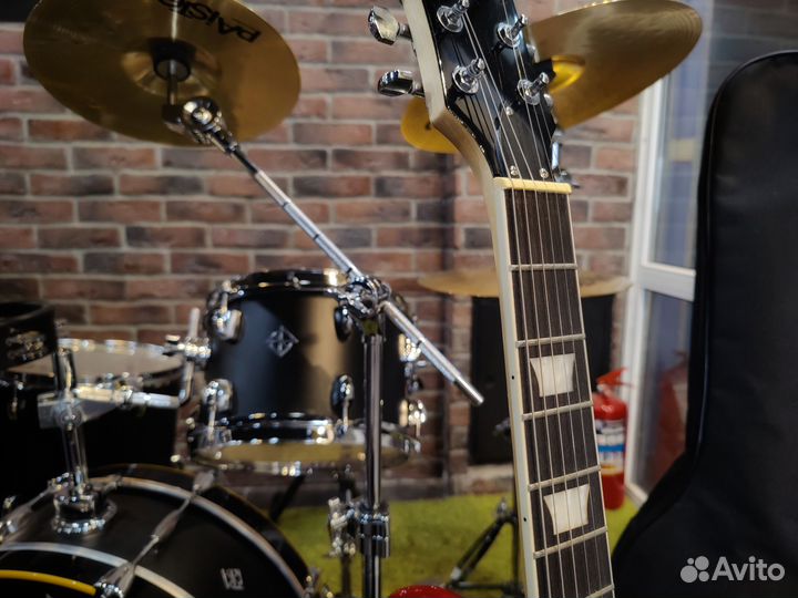 Электрогитара Les Paul+чехол