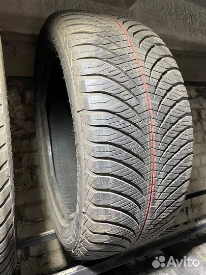 Goodyear Vector 4Seasons 235/50 R18 101V