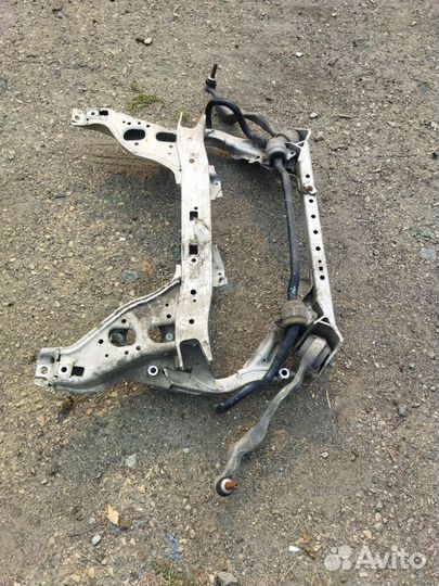 Подрамник передний BMW E90 05-12г