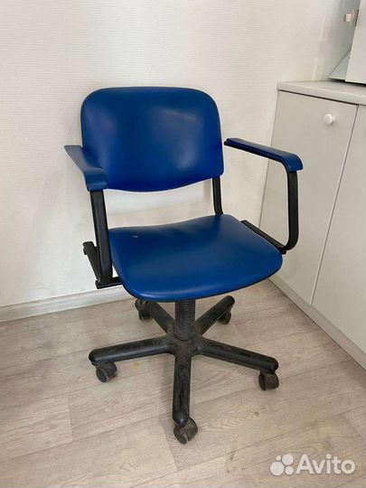 Парикмахерское кресло бу