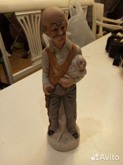 Фигурка фарфор