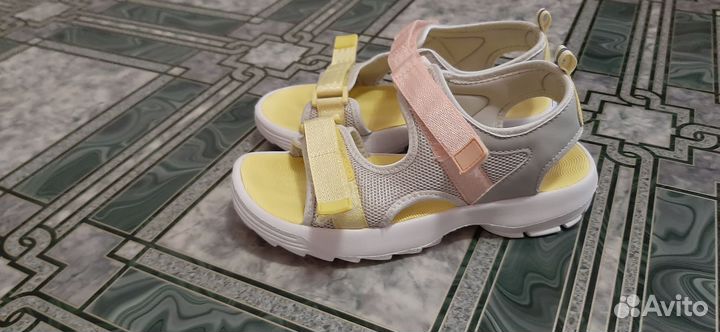 Сандали для девочки