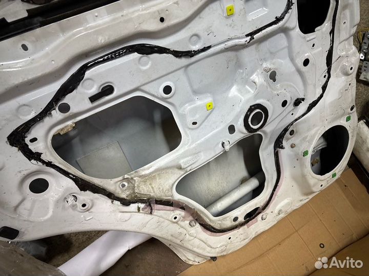 Дверь задняя левая Toyota Land Cruiser 200 2010