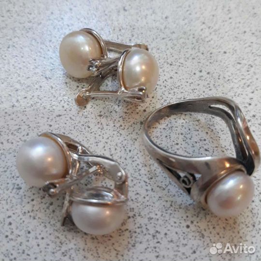 Серебряные серьги и кольцо