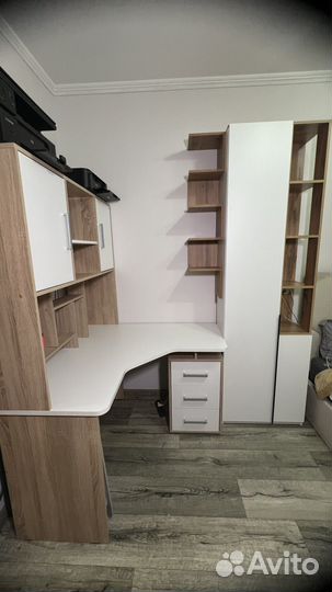 Угловой письменный стол с надстройкой 120*120 см