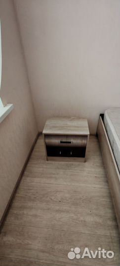 Тумбочка прикроватная