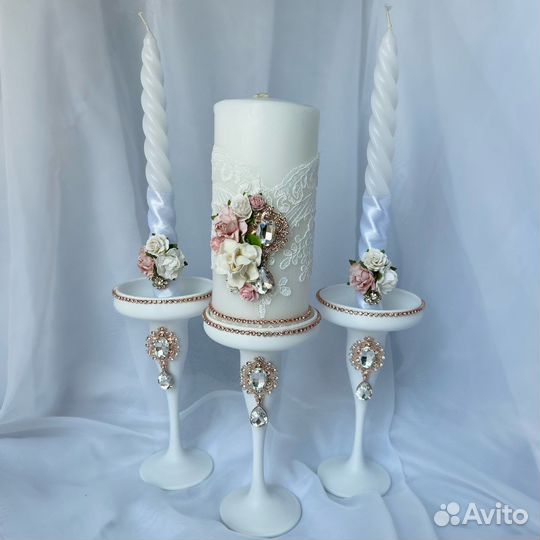 Свадебные бутылки и бокалы