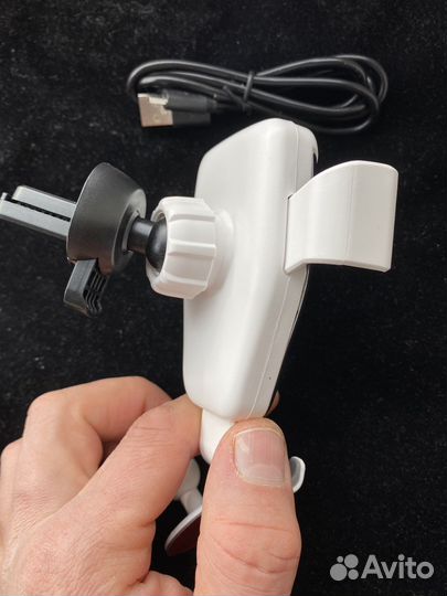 Беспроводная автомобильная зарядка