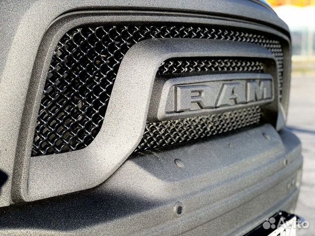 Решетка радиатора Dodge Ram 1500