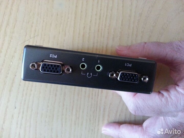 D-Link KVM-221 (VGA, USB и поддержка звука)