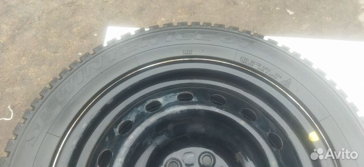 Dunlop SP Winter Ice 01 205/55 R16 96T