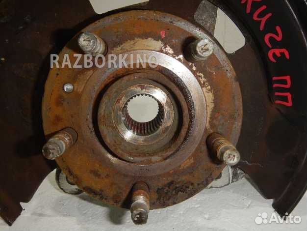 Кулак передний правый