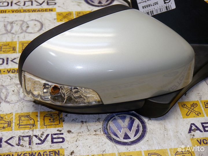 Зеркало правое Вольво C30 cosmic white metallic