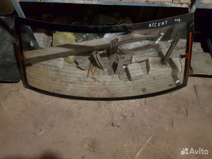 Заднее стекло Hyundai accent