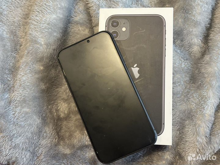Телефон iPhone 11