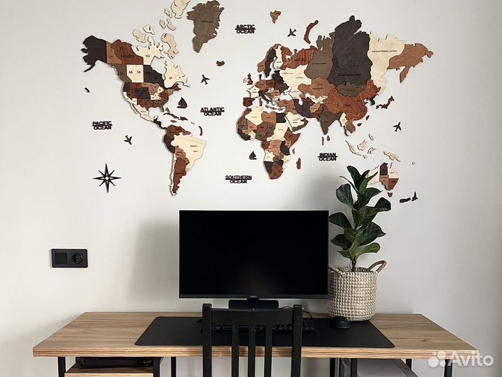 Карта мира из дерева на русском языке