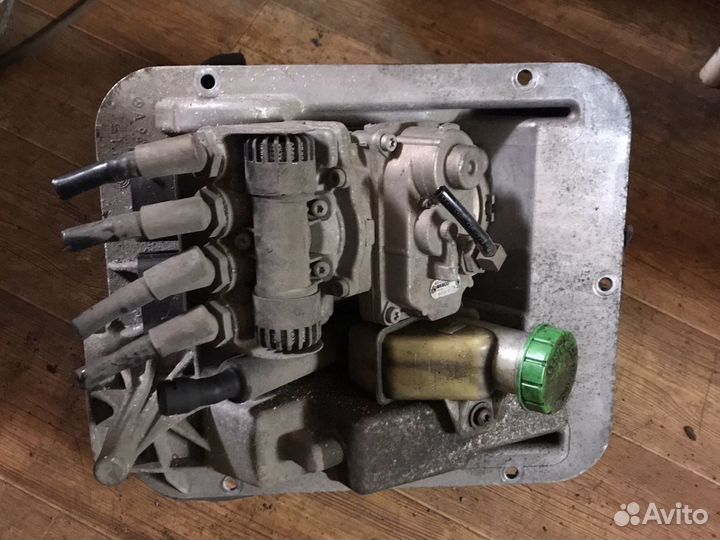 Педальный узел А9402940301/004 Mercedes Atego