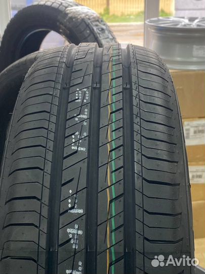 Tracmax X-Privilo TX5 215/55 R16