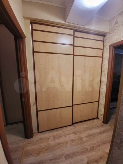 3-к. квартира, 57 м², 1/3 эт.