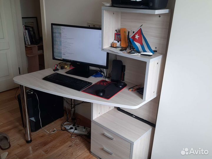Компьютерный стол