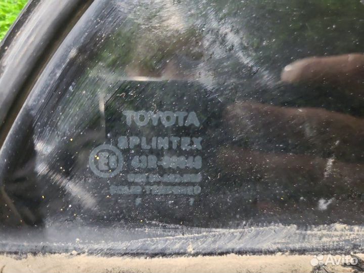 Стекло двери глухое, форточка заднее правое Toyota