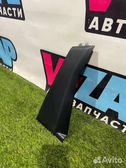 Молдинг двери задней правой Honda HR-V 2 рест