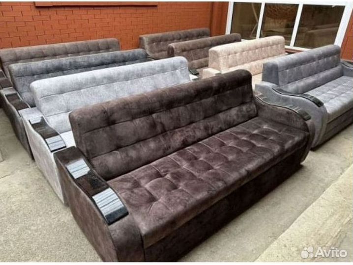 Прямой диван в наличии