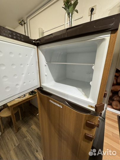 Холодильник indesit