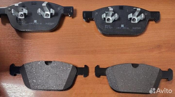Передние тормозные колодки Volvo 30793943