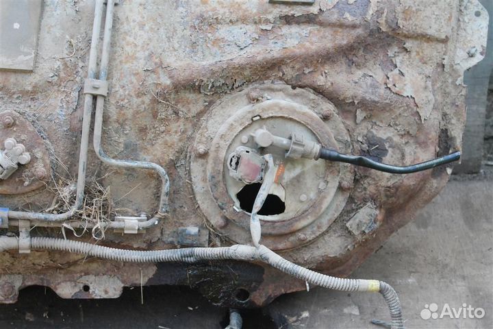 Бак топливный Митсубиши Лансер 9