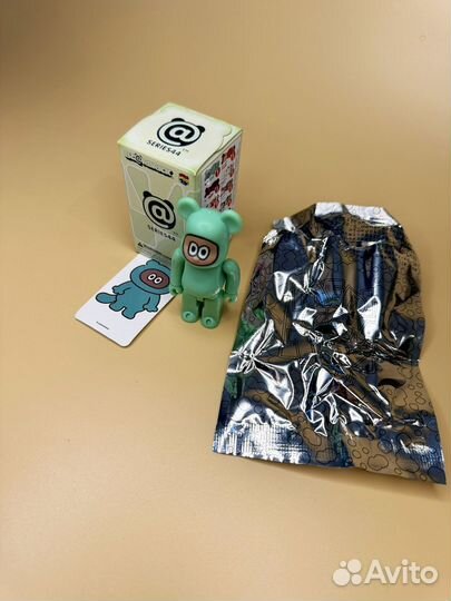 Bearbrick series 44 / 100% / 7см