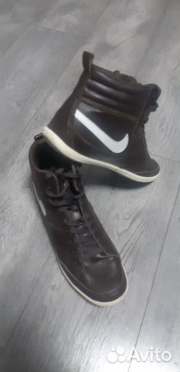 Кроссовки Nike